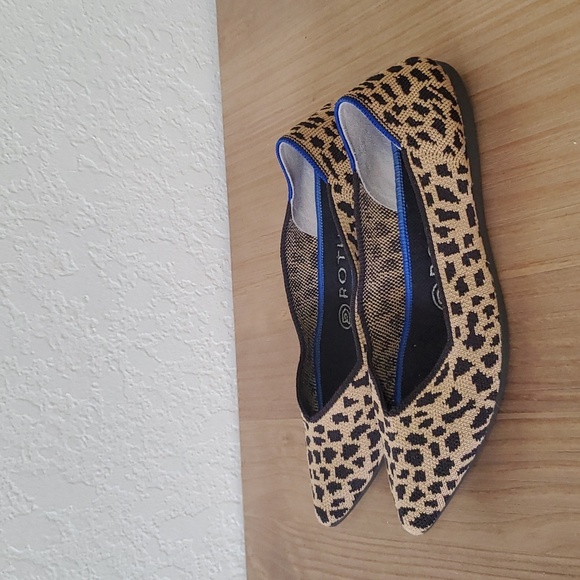 Rothy's leopard print point flats size 6.5 - Picture 4 of 16